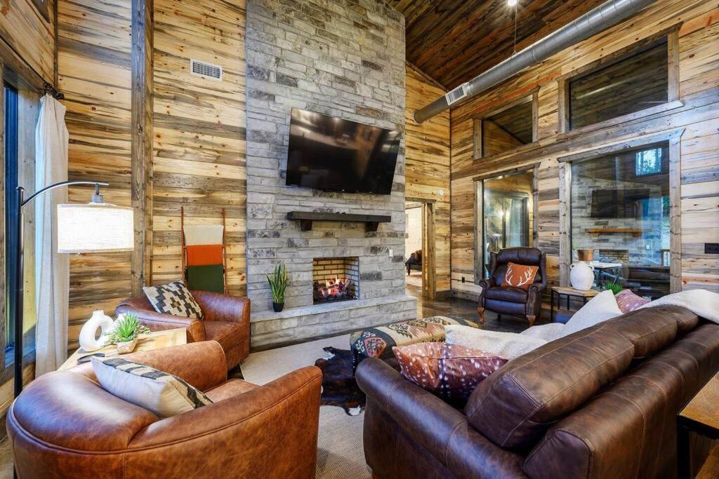 Ember Skye Cabin - 2 Bdr & Bunk Nook/2.5 Bath Broken Bow Dış mekan fotoğraf