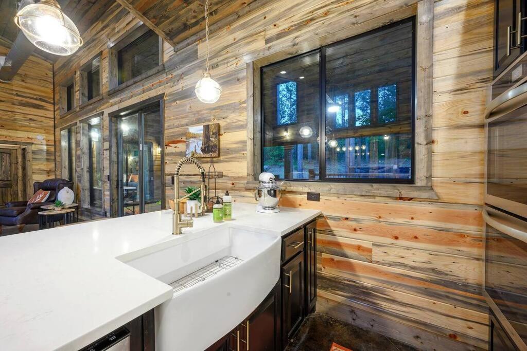 Ember Skye Cabin - 2 Bdr & Bunk Nook/2.5 Bath Broken Bow Dış mekan fotoğraf